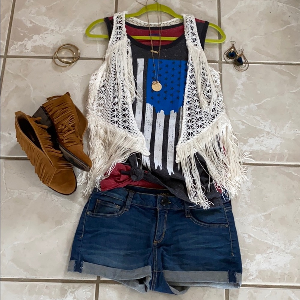 Rustic jean shorts - Picture 1 of 2